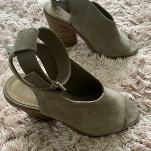 Marc Fisher Vashi suede leather peep toe